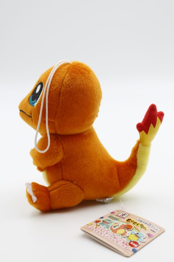 Glumanda sitzend mit Süßigkeit Plüschtier Pokemon Original Japan Banpresto – Bild 4