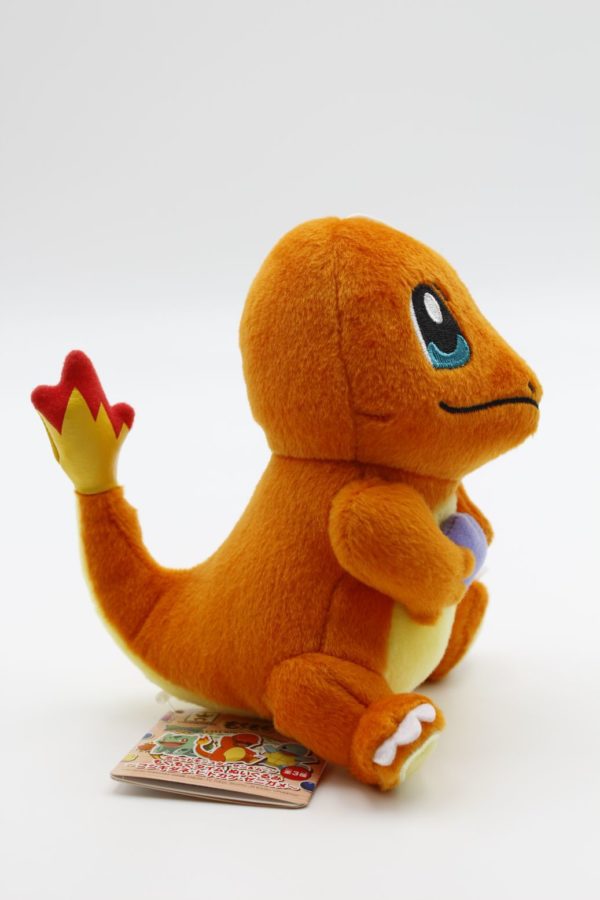 Glumanda sitzend mit Süßigkeit Plüschtier Pokemon Original Japan Banpresto – Bild 2
