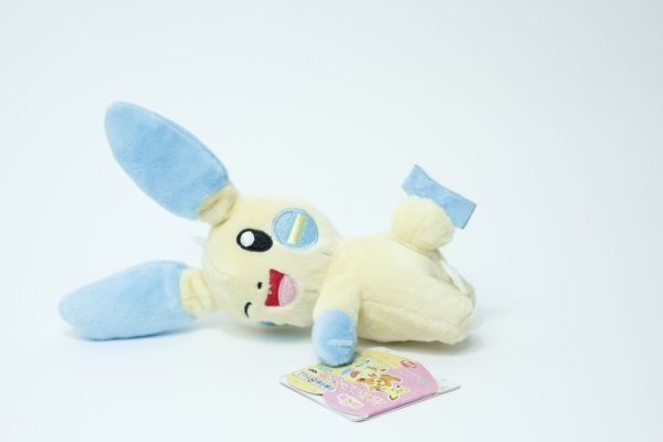 Minun liegend zwinkernd Plüschtier Pokemon Original Japan Banpresto