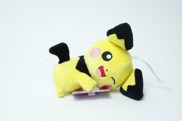Pichu liegend zwinkernd Plüschtier Pokemon Original Japan Banpresto