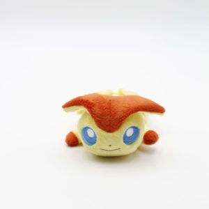 Victini Kuttari Plüschtier Original Japan Pokemon Center 2016