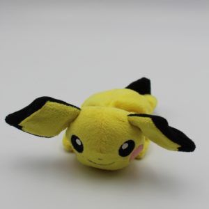 Pichu kuttari 2 Plüschtier Original Japan Pokemon Center 2016