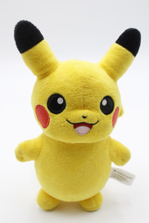 Pikachu strahlend Plüschtier Original Japan Pokemon Center B-Ware 2019