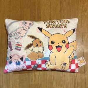 Pikachu Evoli Yum Yum Sweets Kissen 40 x 33 cm Original Japan Takara Tomy